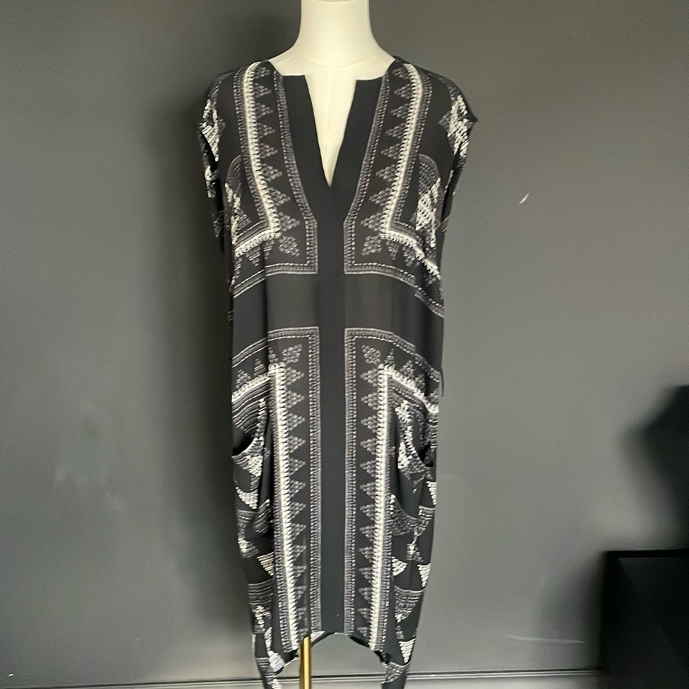 BCBG tunic  flowy fabric